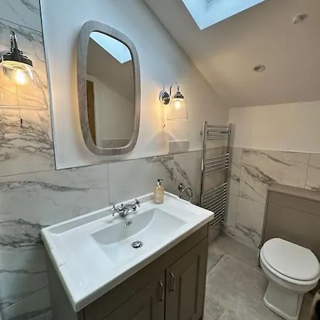 Converted Barn With Hot Tub, The Hayloft. Carnforth Extérieur photo