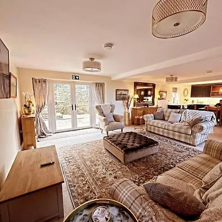 Converted Barn With Hot Tub, The Hayloft. Carnforth Extérieur photo