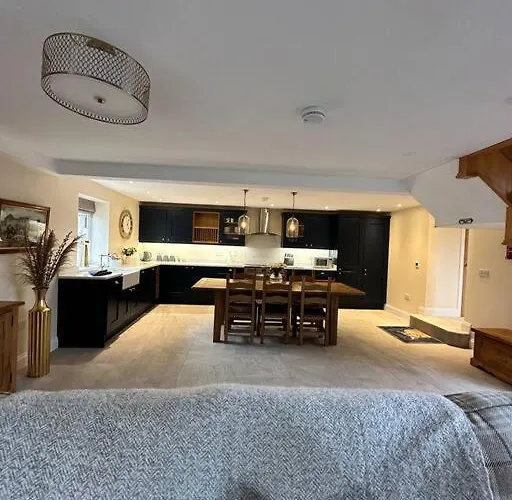 Converted Barn With Hot Tub, The Hayloft.