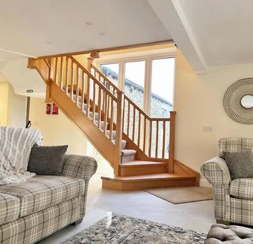 Converted Barn With Hot Tub, The Hayloft.